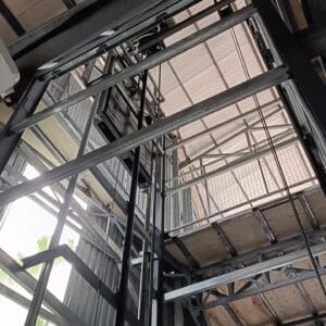 Thang máy nâng hàng