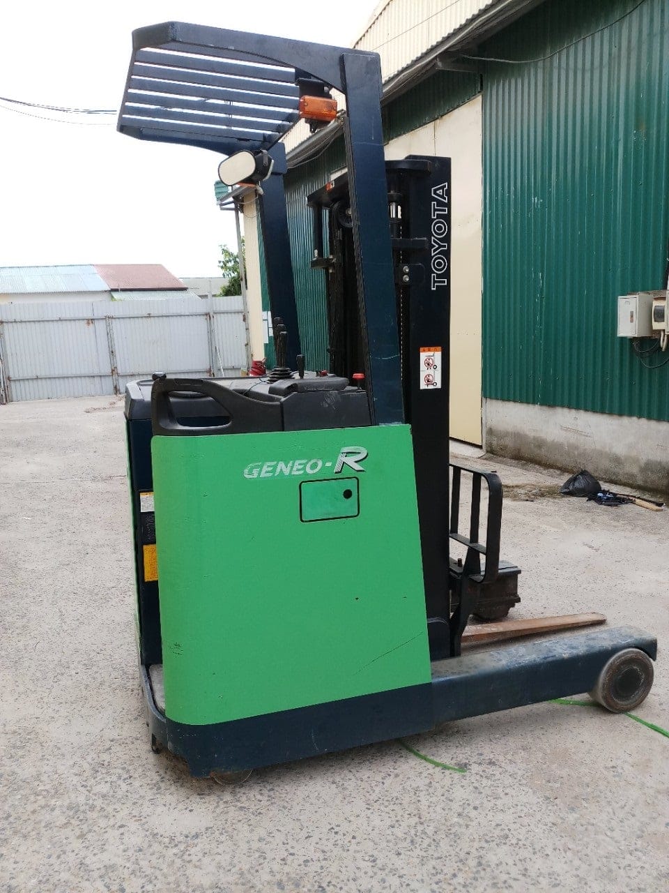 Xe nâng cũ Nhật bãi đứng lái 1.8 tấn Toyota 1 Xe nâng điện cũ đứng lái toyota 1.5 tấn