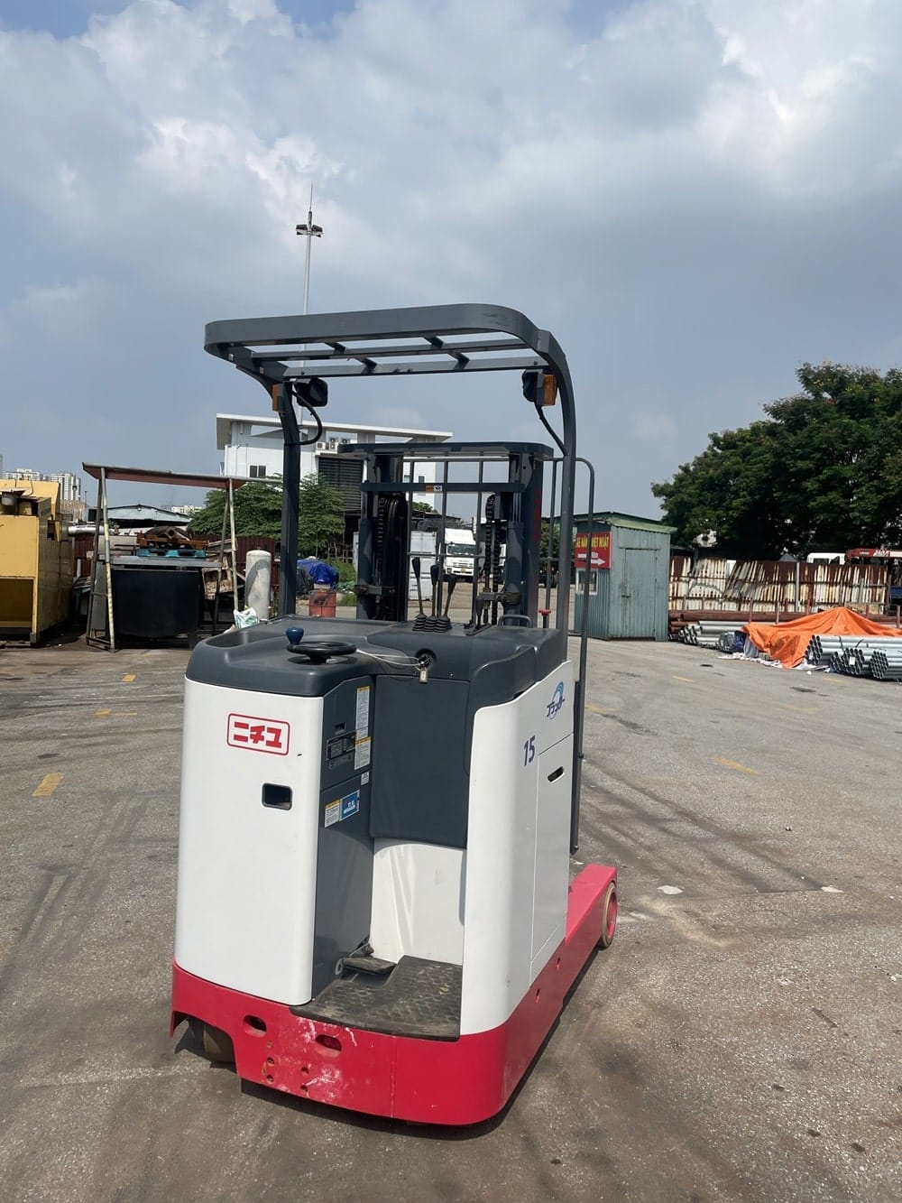 Xe nâng điện đứng lái cũ 1.5T 3M Nichiyu 4 Xe nâng điện đứng lái cũ 1.5T 3M Nichiyu