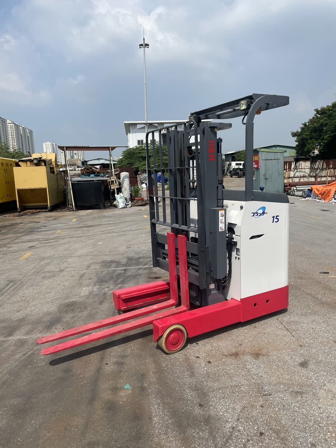 Xe nâng điện đứng lái cũ 1.5T 3M Nichiyu 2 Xe nâng cũ Nichiyu FBRS15-300