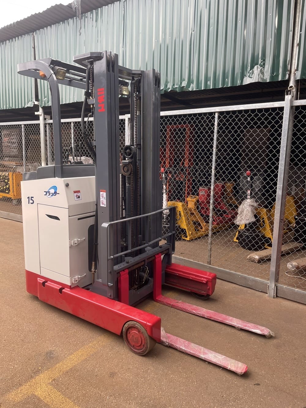 Xe nâng điện đứng lái cũ Nichiyu 1.5T 5M