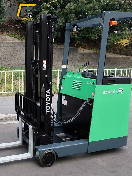 Xe nâng cũ điện đứng lái toyota 2.5 tấn 2 xe nâng cũ điện đứng lái