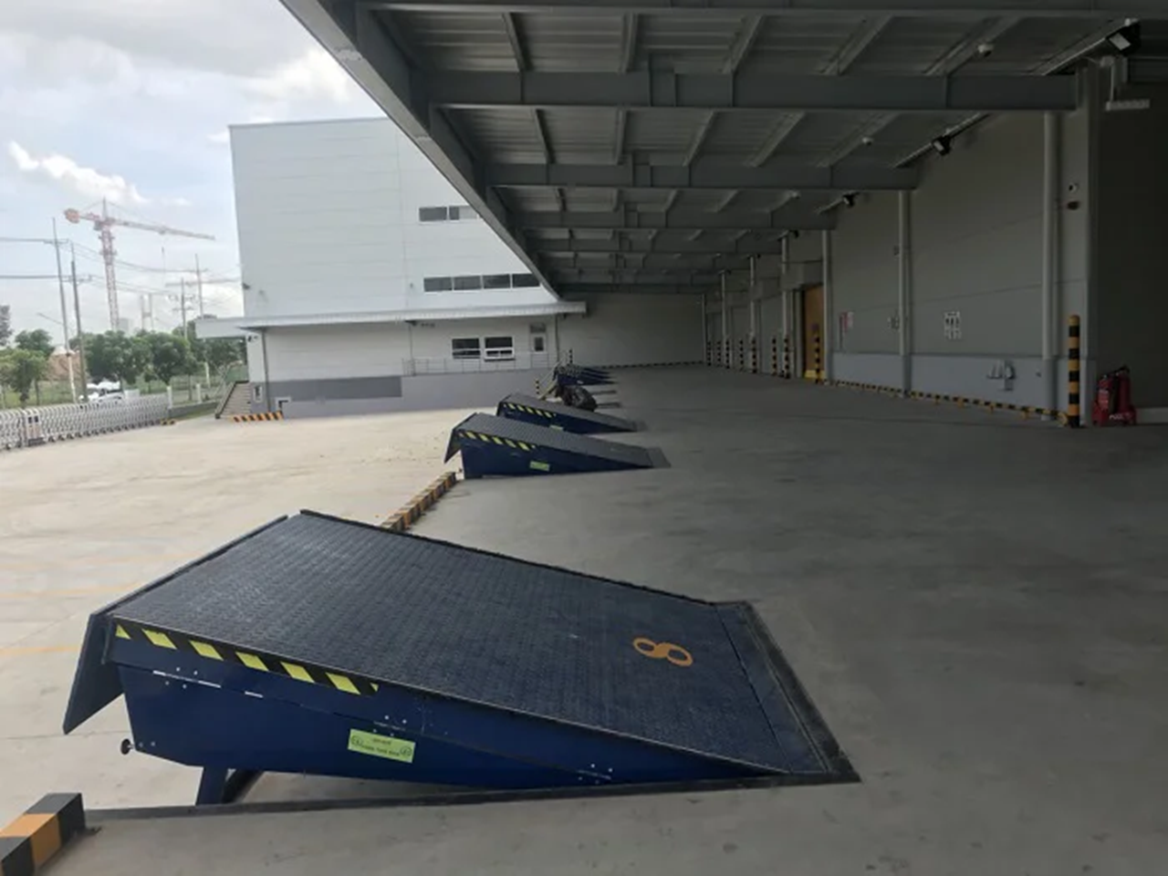 Sàn nâng thủy lực Dock Leveler