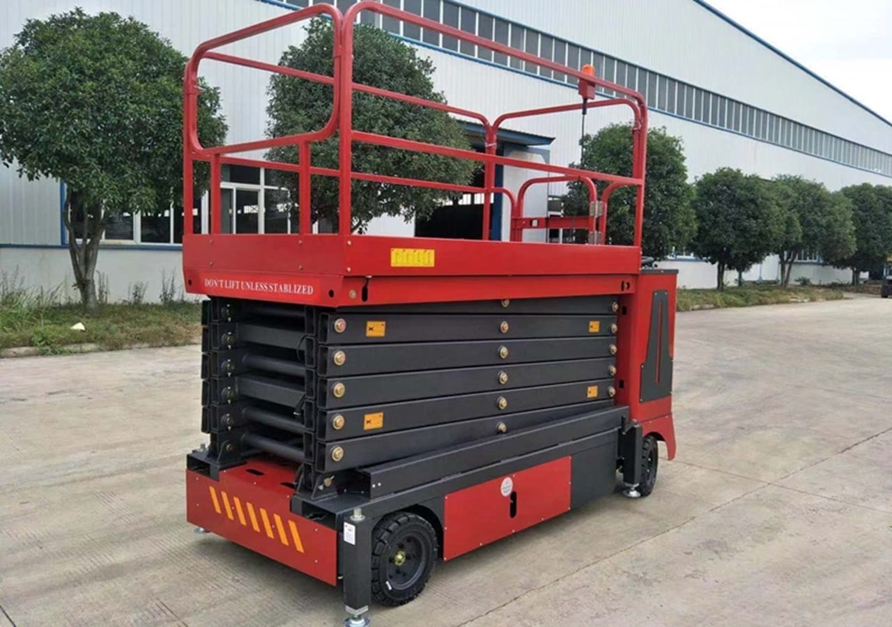 Xe nâng người có vai trò quan trọng