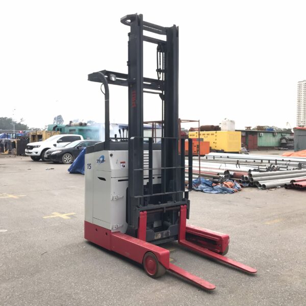 Xe nâng điện đứng lái kho lạnh