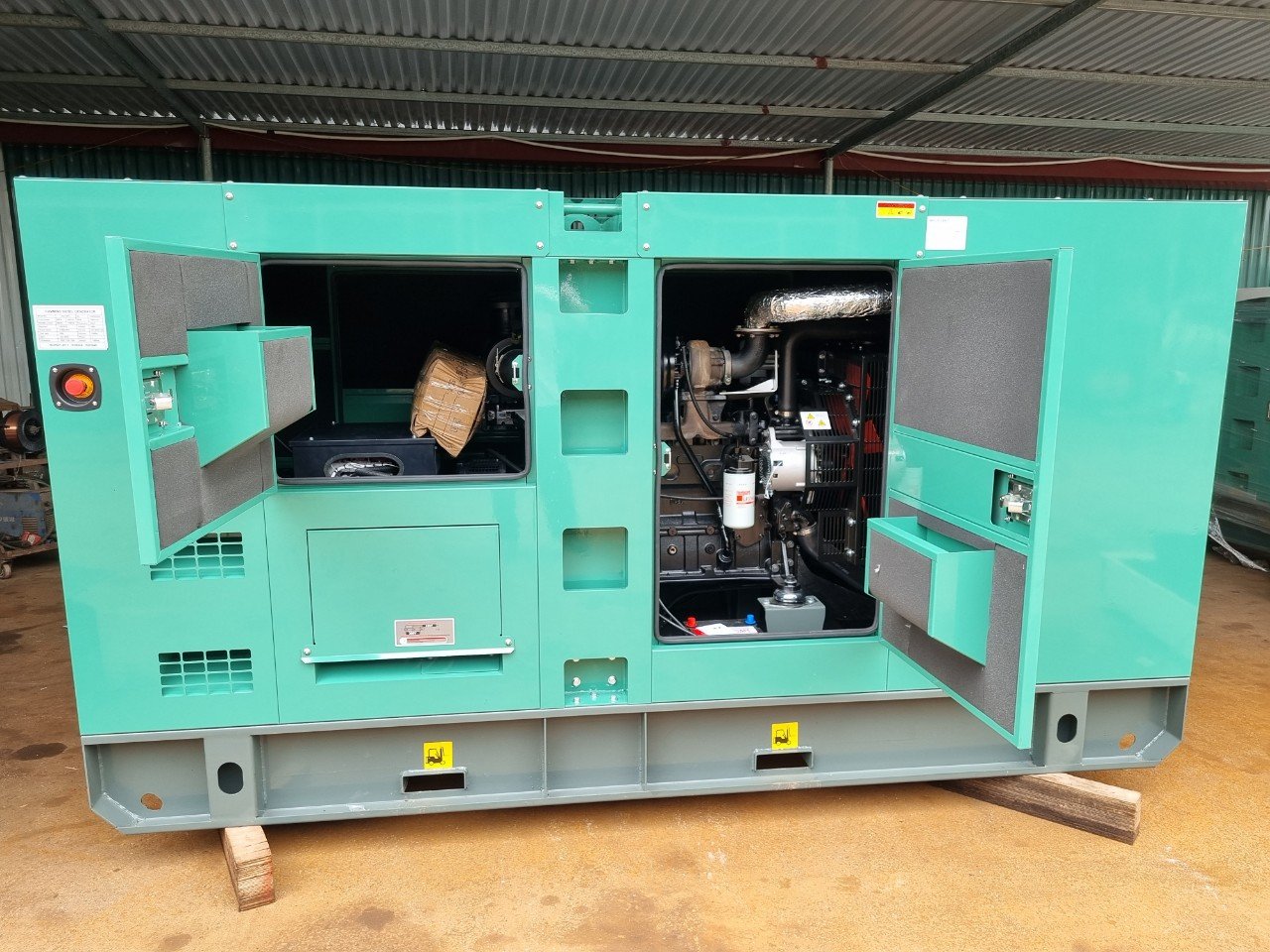 Máy phát điện cummins 60kva chính hãng