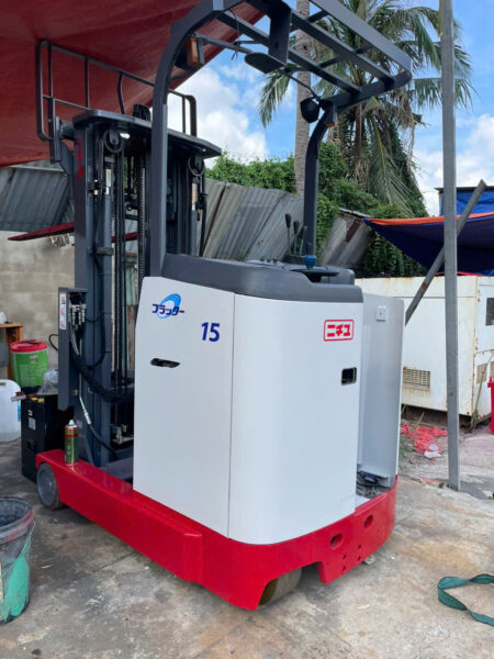Xe nâng kho lạnh đứng lái giá rẻ