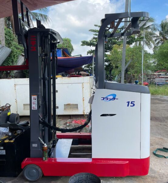 Xe nâng kho lạnh đứng lái giá rẻ