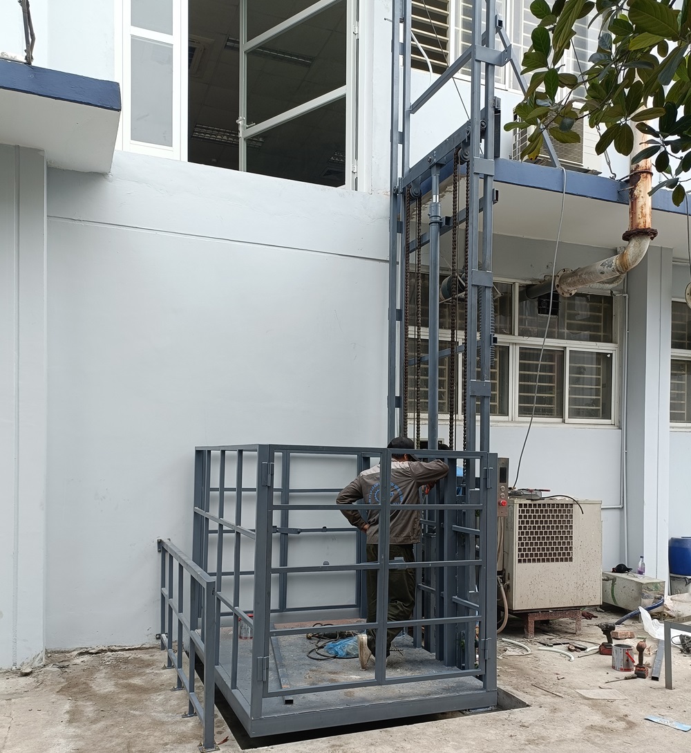 Cung cấp thang nâng xe máy điện trong cửa hàng hai tầng 4 thang nâng xe máy điện trong cửa hàng