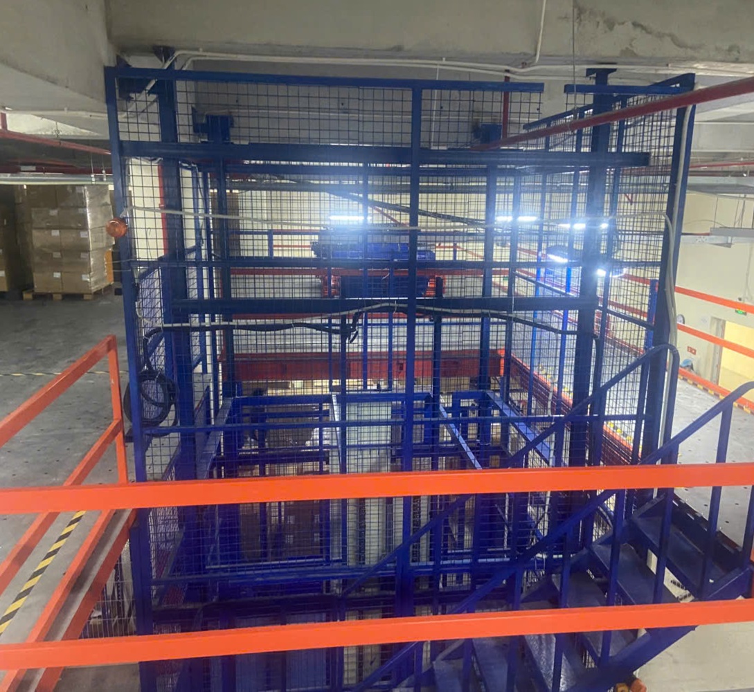 Thang nâng hàng - demo