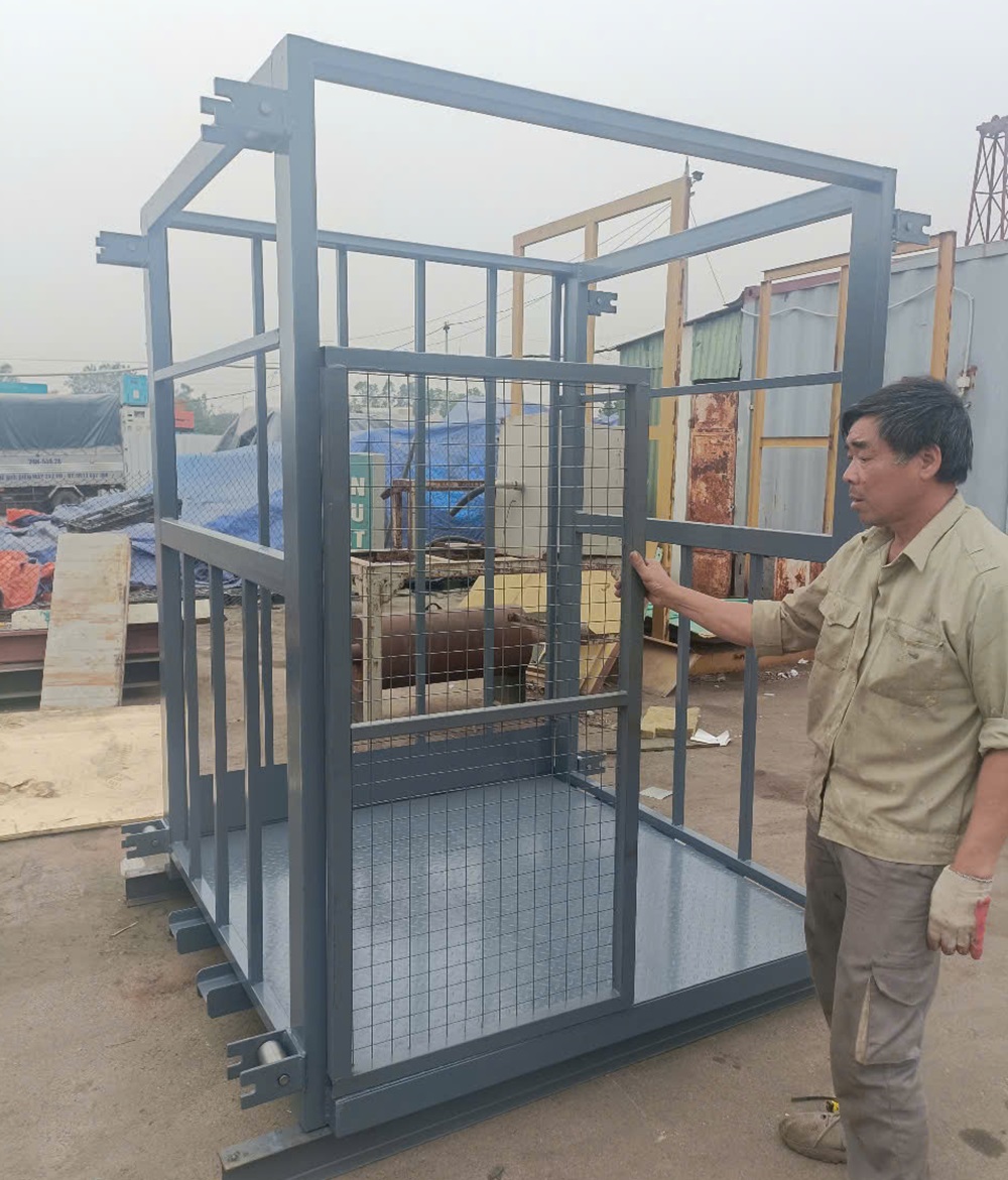 Bàn Giao Thang Tải Hàng Thủy Lực 2000kg Cho Công Ty Trúc Nguyên 5 bàn giao thang tải hàng thủy lực 2000kg