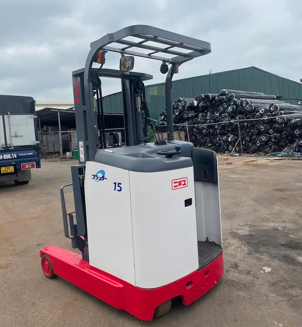 xe nâng điện lithium