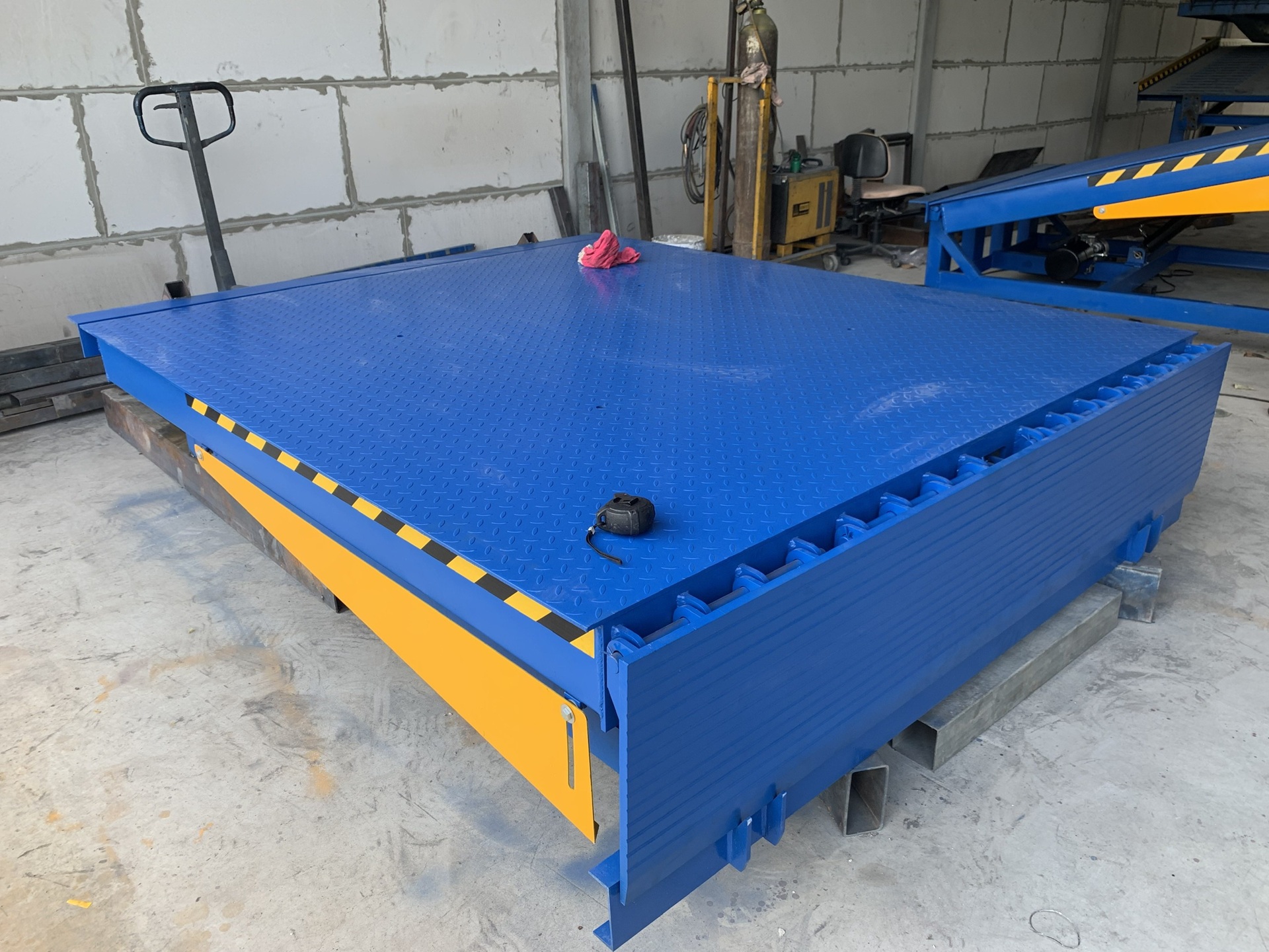 Báo Giá Dock Leveler Waylift Chính Hãng Tốt Nhất 2026 1 sàn sock leveler nhập khẩu