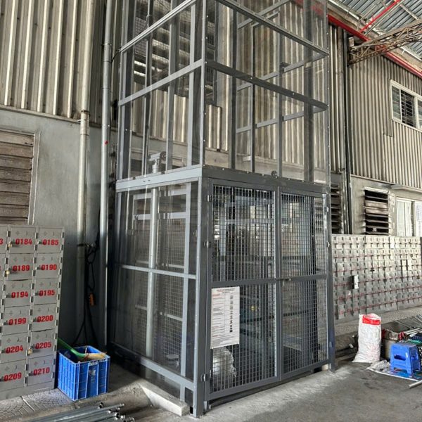 Thang máy nâng hàng nhập khẩu thủy lực