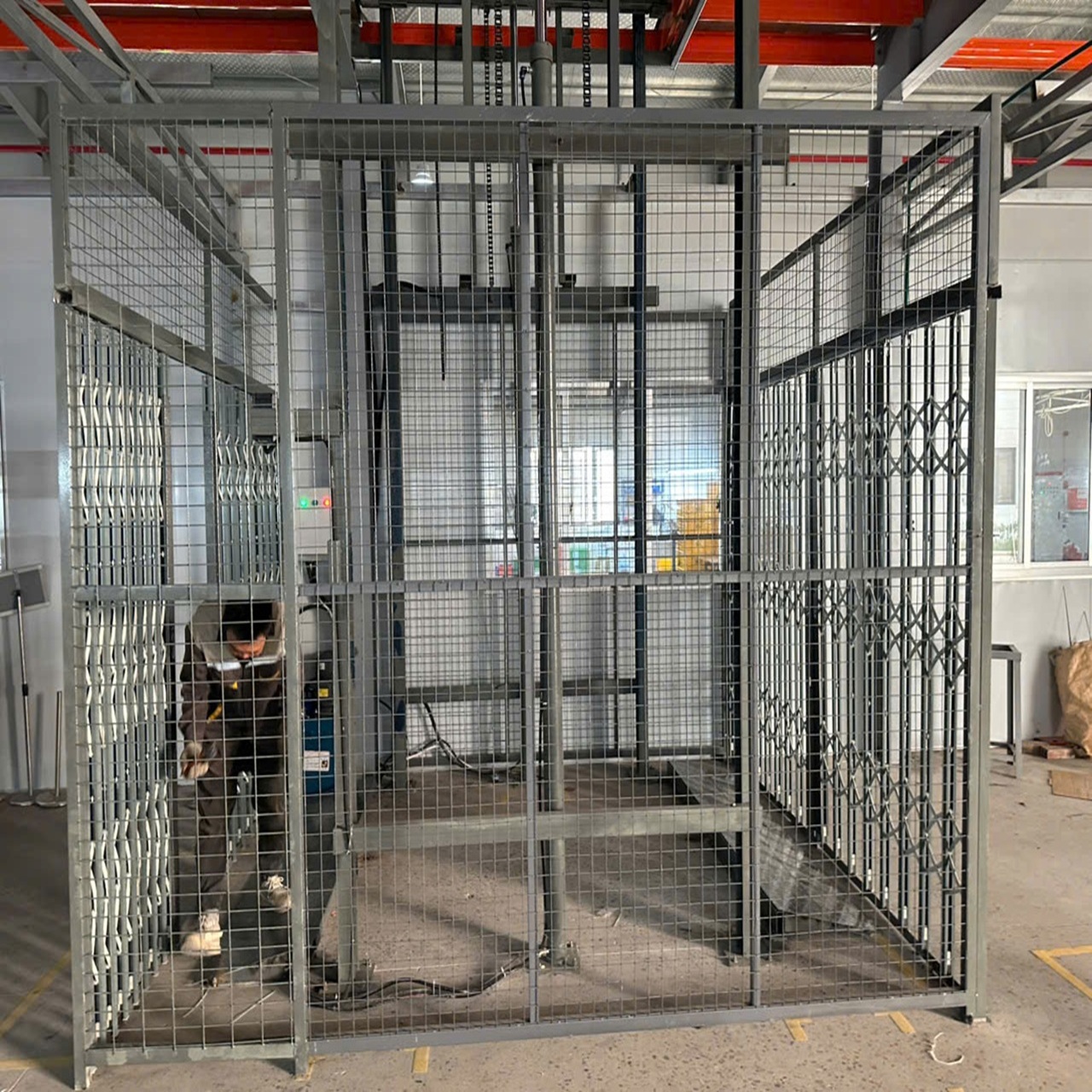 Thang Máy Nâng Hàng Nhập Khẩu Nguyên Bộ Lắp Đặt Trong 15 ngày 6 Thang máy nâng hàng nhập khẩu thủy lực