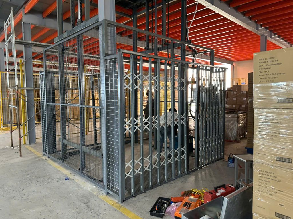 Thang máy nâng hàng nhập khẩu thủy lực