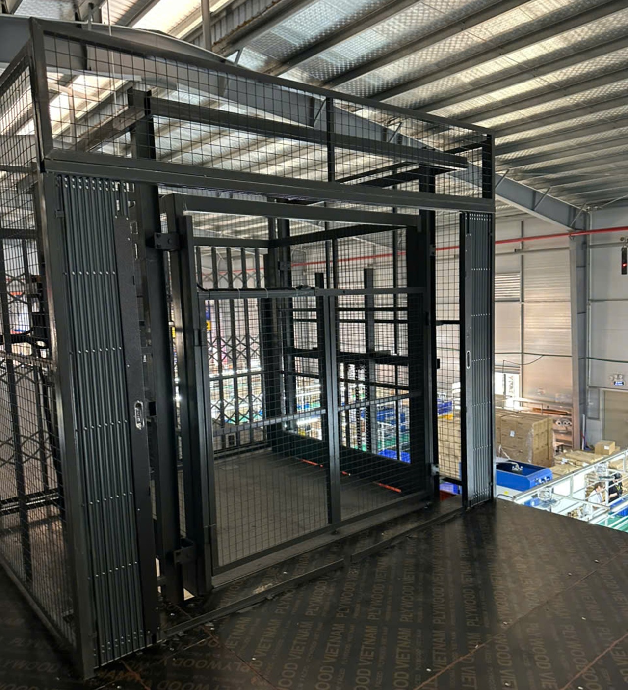 Thang Máy Nâng Hàng Nhập Khẩu Nguyên Bộ Lắp Đặt Trong 15 ngày 7 Thang máy nâng hàng nhập khẩu thủy lực