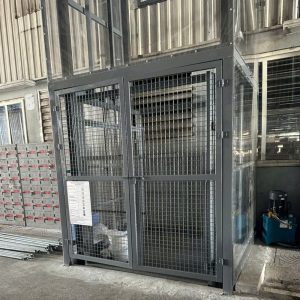 thang tải hàng 4000kg