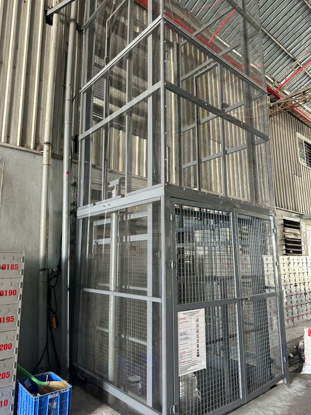 Thang Máy Nâng Hàng Nhập Khẩu Nguyên Bộ Lắp Đặt Trong 15 ngày 16 thang nâng hàng 3000kg nhập khẩu