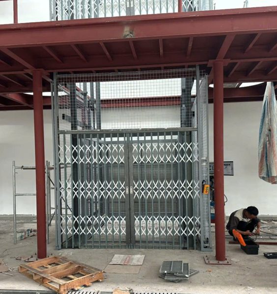 báo giá thang nâng hàng thủy lực 1 tấn cho nhà xưởng tại bắc ninh