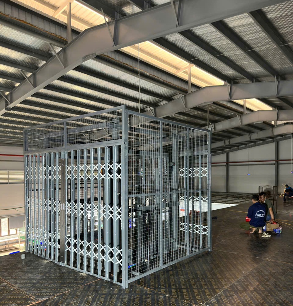 Thang Nâng Hàng 2500kg (2.5 Tấn) Nhập Khẩu