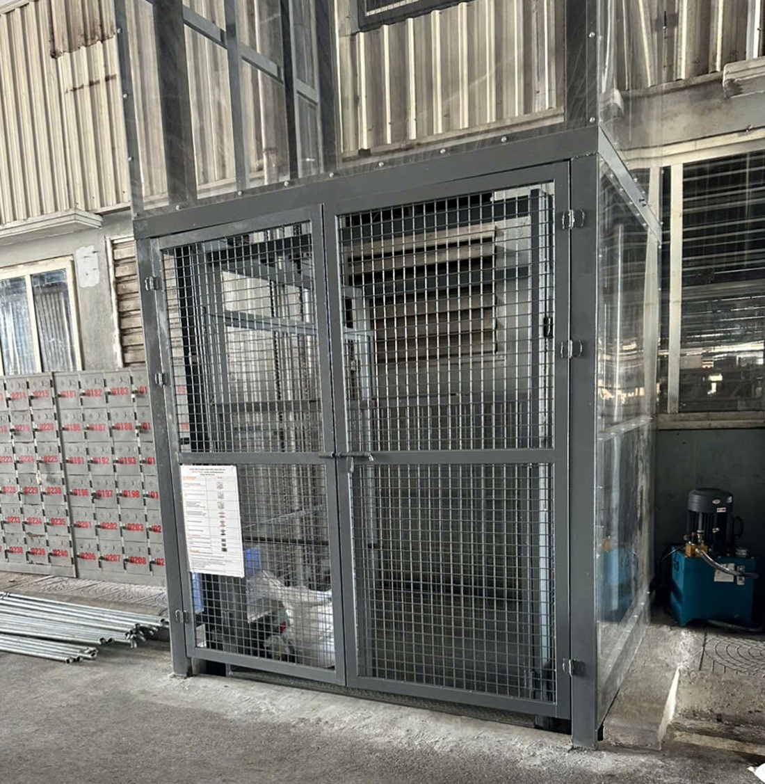 Thang Nâng Hàng 2500kg (2.5 Tấn) Nhập Khẩu