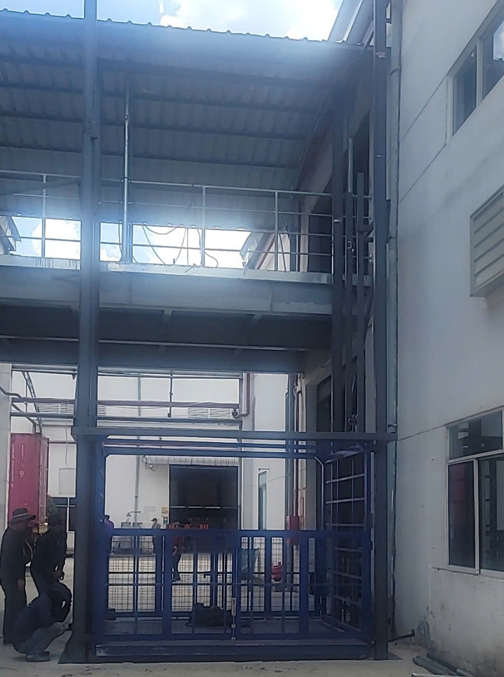 Thang nâng hàng 3500kg [3.5 tấn]