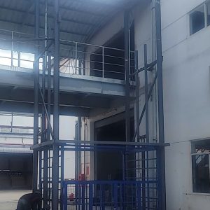 Thang nâng hàng 3500kg [3.5 tấn]