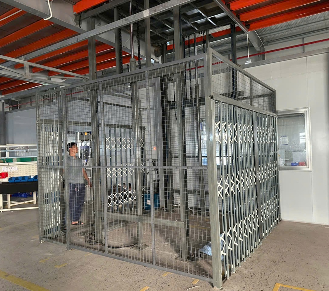 thang nâng hàng thủy lực 1500kg